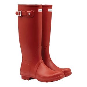NEW Hunter women’s boots size 9. Matte red.  Wellington style. Fits size 9.5-10